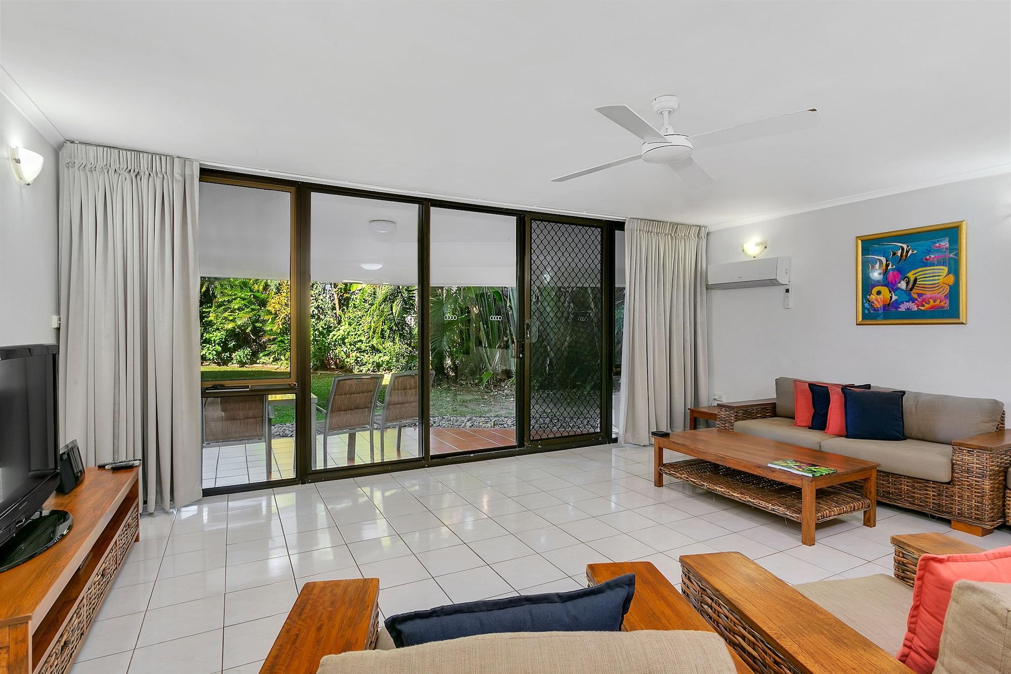 Roydon Beachfront Apartments Trinity Beach Dış mekan fotoğraf