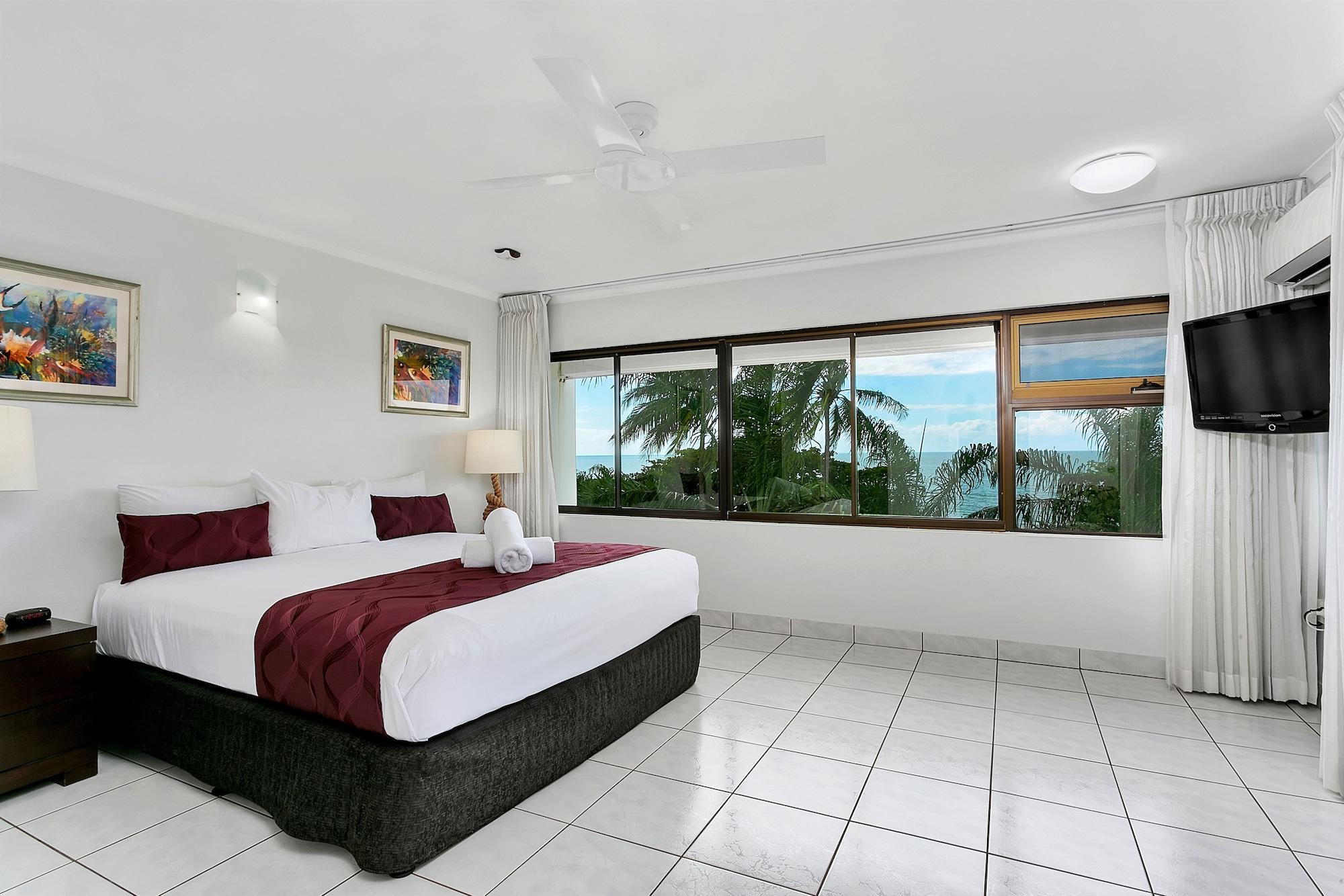 Roydon Beachfront Apartments Trinity Beach Dış mekan fotoğraf