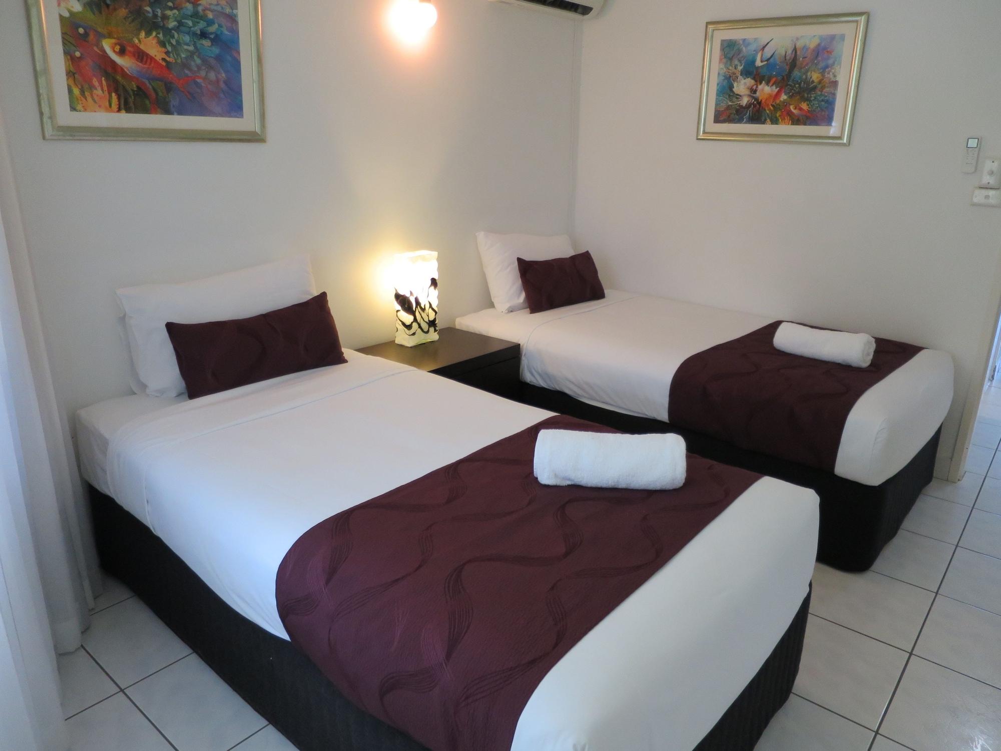 Roydon Beachfront Apartments Trinity Beach Dış mekan fotoğraf