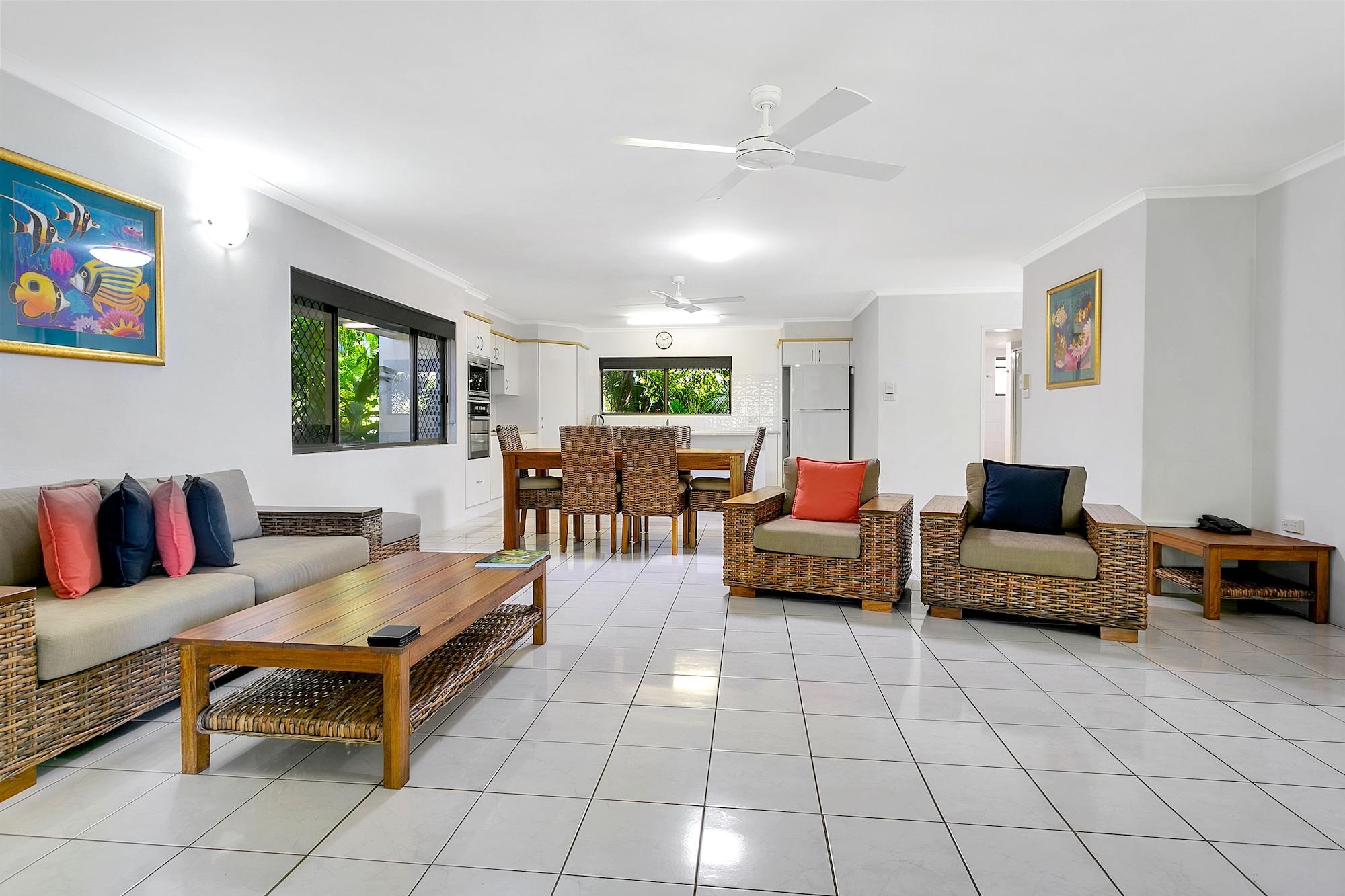 Roydon Beachfront Apartments Trinity Beach Dış mekan fotoğraf