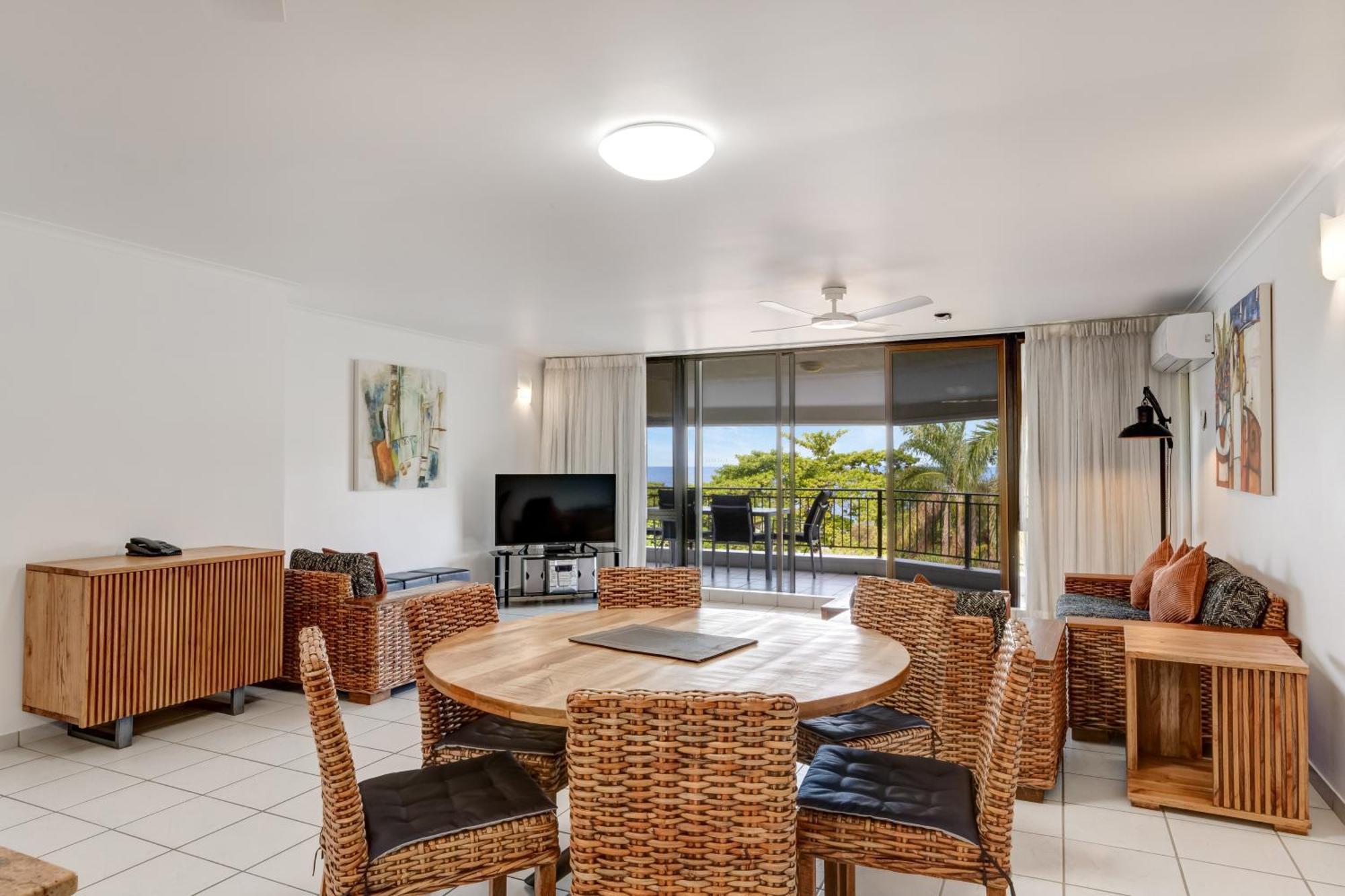 Roydon Beachfront Apartments Trinity Beach Dış mekan fotoğraf