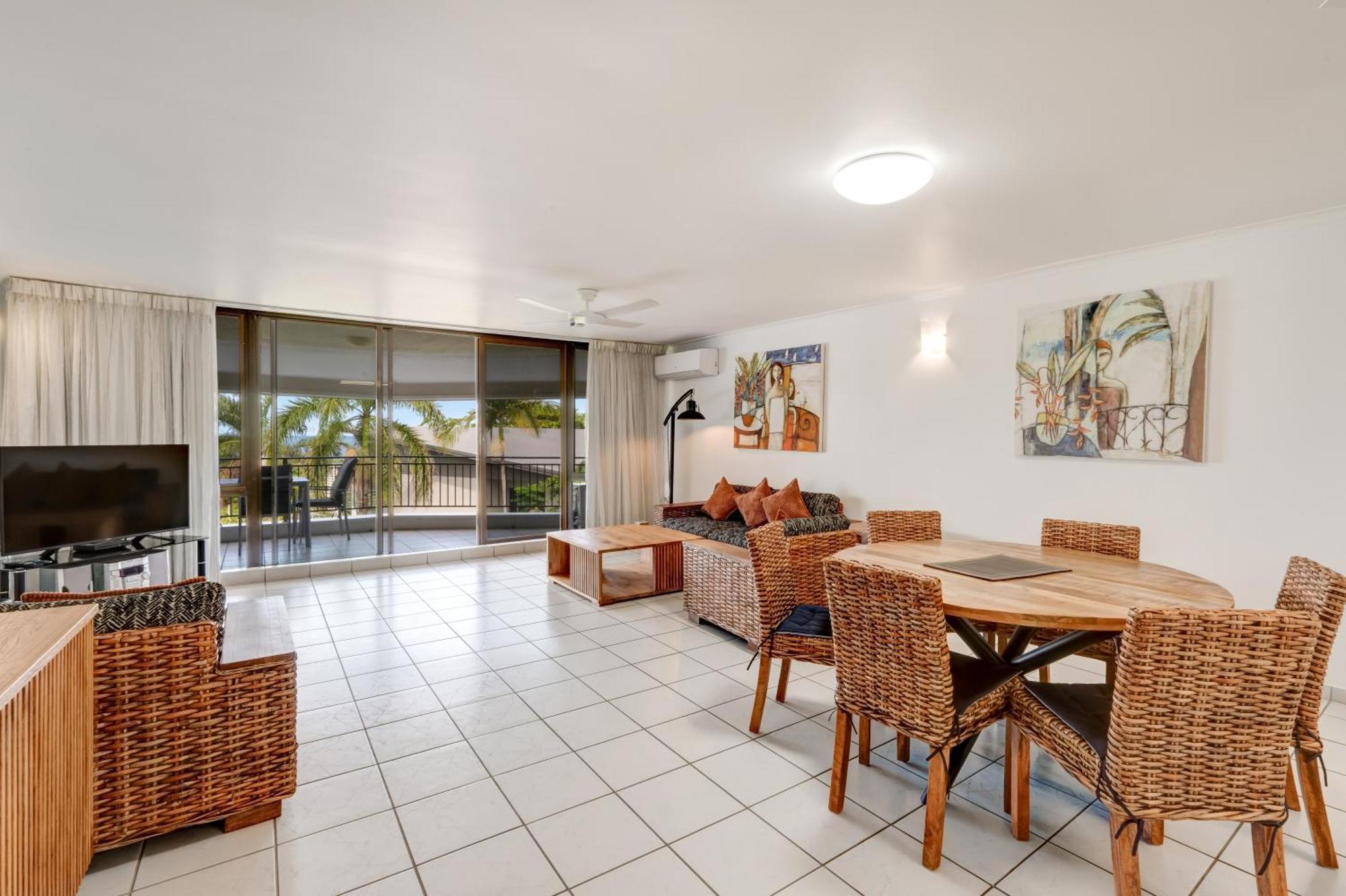 Roydon Beachfront Apartments Trinity Beach Dış mekan fotoğraf