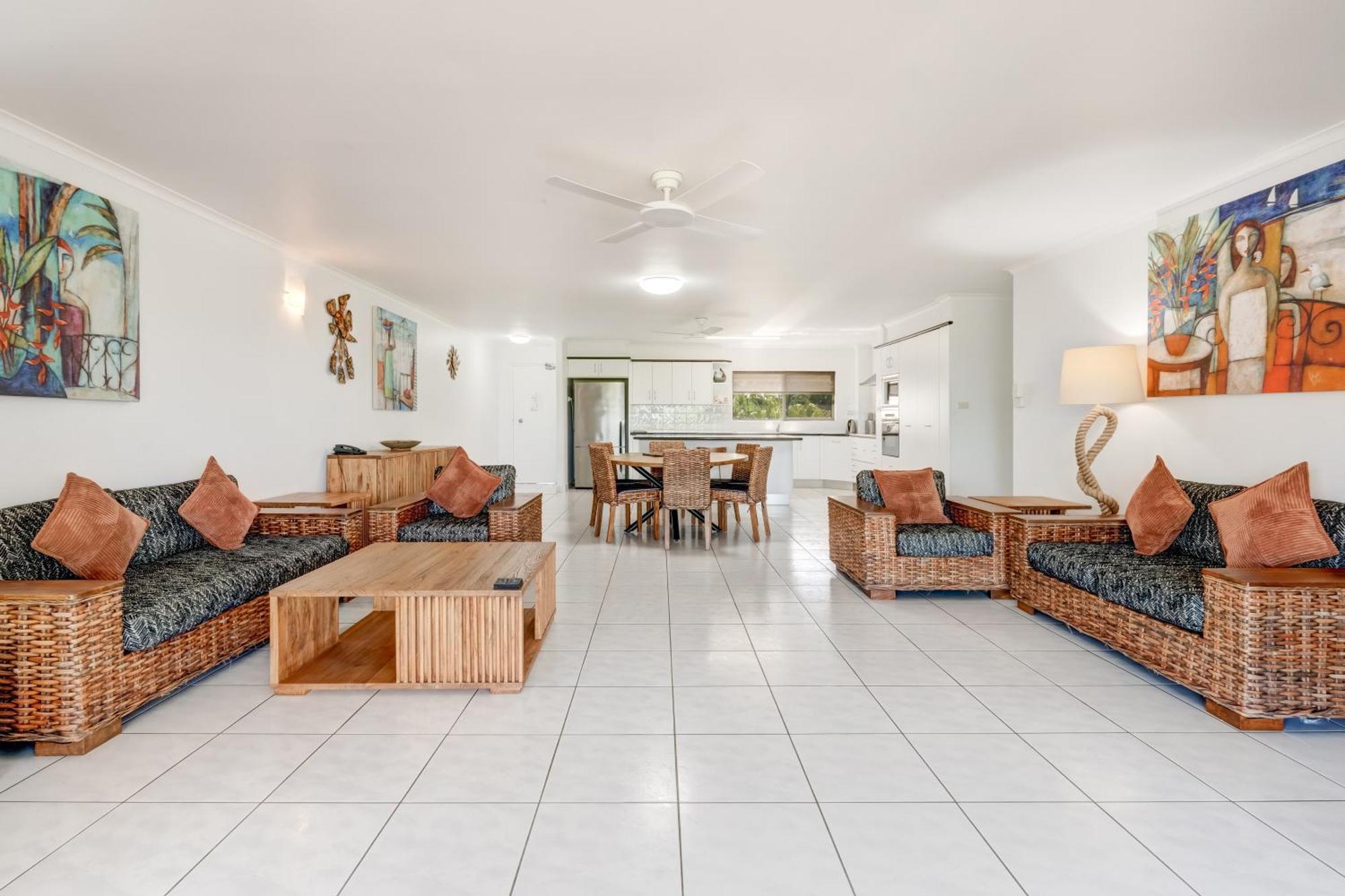Roydon Beachfront Apartments Trinity Beach Dış mekan fotoğraf